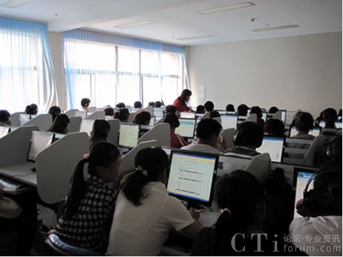 Ӎ�w�����Ĵ�W������ͨԒģ�M�yԇ�c�W��ƽ�_